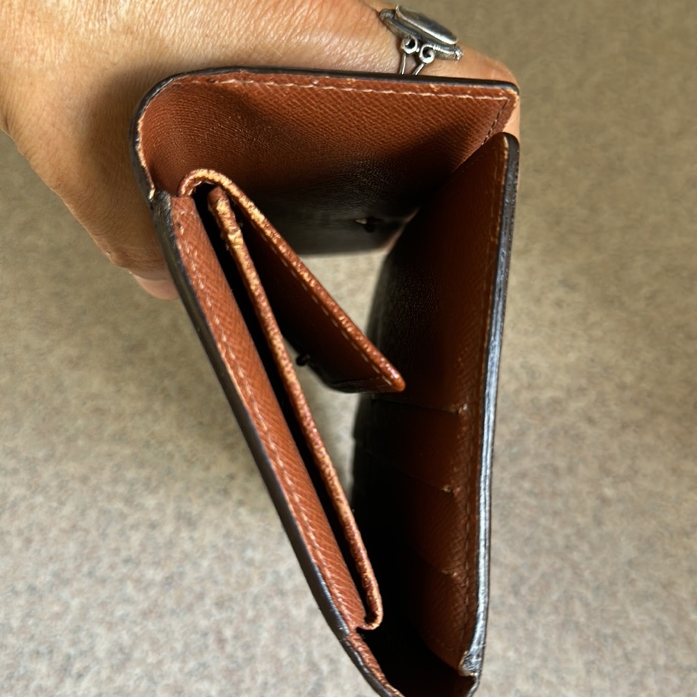 Louis Vuitton Wallet ( authentic ) - Picture 8 of 10